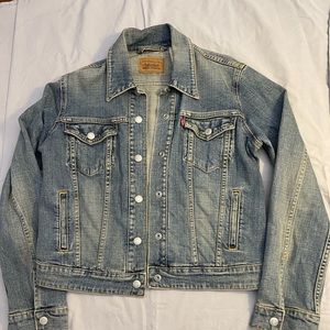 Ladies Vintage Levi’s Denim Jacket